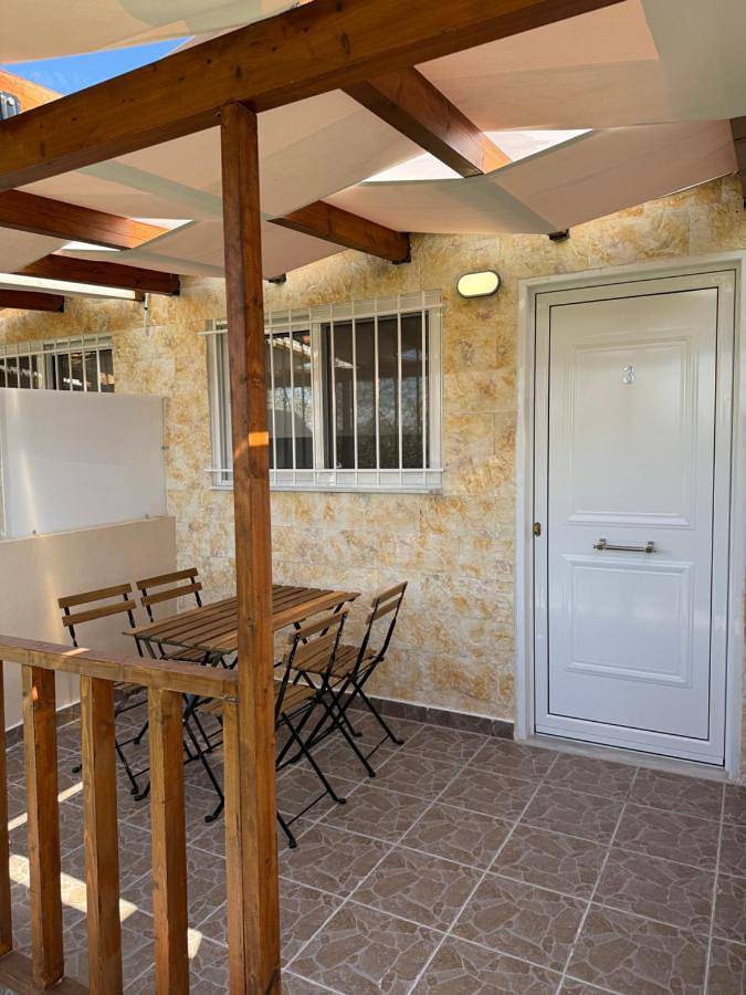 Gîte pour 3 personnes, avec terrasse dans Érétrie - 3