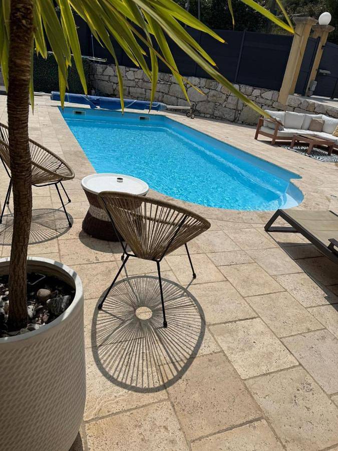 Appartement de vacances pour 4 personnes, avec jardin ainsi que terrasse et piscine