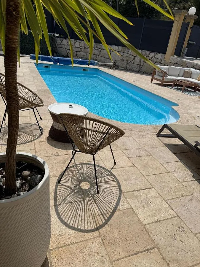 Apartamento de vacaciones para 4 personas, con terraza además de jardín y piscina - 1