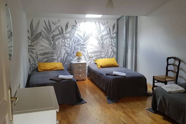 Location de vacances pour 5 personnes, avec jardin ainsi que piscine et terrasse à Saint-Pierre-d'Amilly - 2