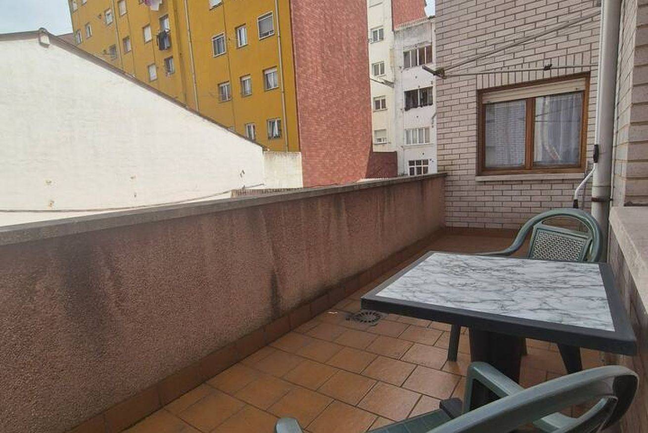 Apartamento entero, Encantador Apartamento con Wi-Fi y Cocina Equipada in Oviedo, Cordillera Cantábrica