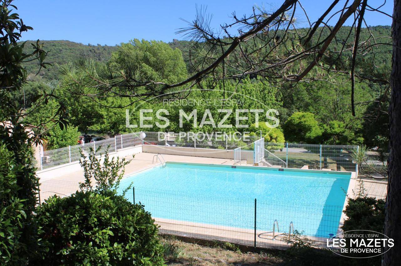Appartement entier, One-Bedroom Apartment in Saint-Martin-de-Brômes, Alpes-de-Haute-Provence
