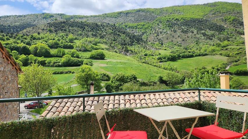 Gîte pour 4 personnes, avec Terrasse et Jardin