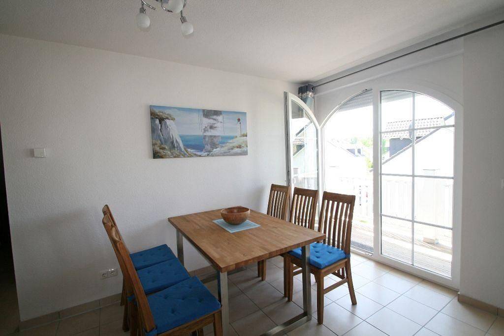 Appartement entier, Großzügige Dachgeschosswohnung mit großem Balkon, nur wenige Minuten zum Strand in Nienhagen, Rostock et ses environs
