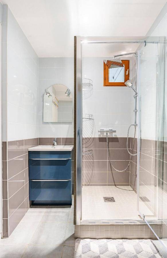 Appartement entier, Two-Bedroom Apartment in Allevard, Isère