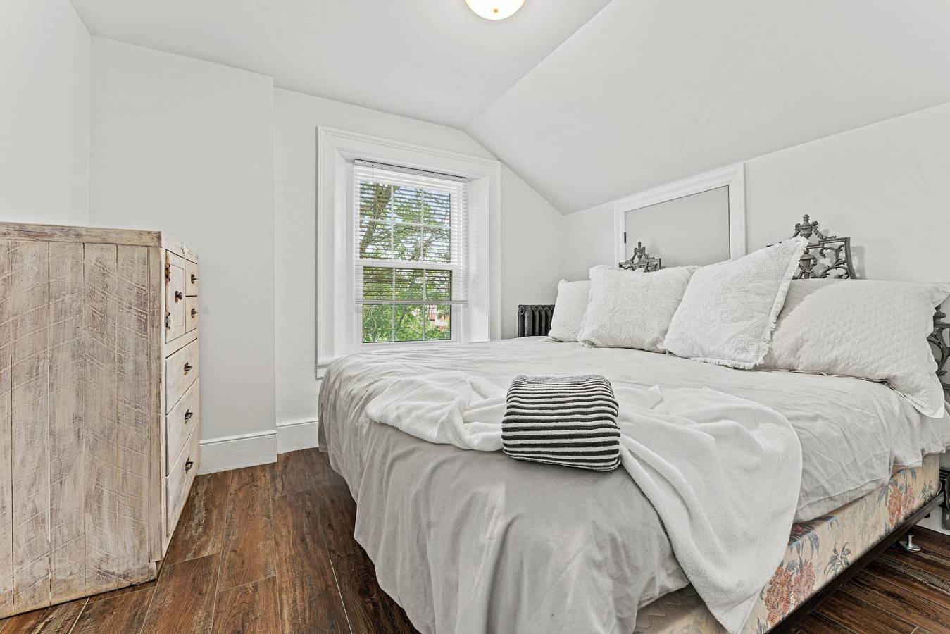 Appartamento intero, Private Apt Neardowntown  Ideal for long stays U4 in Burlington (Ontario), Lago Ontario (Kanada)