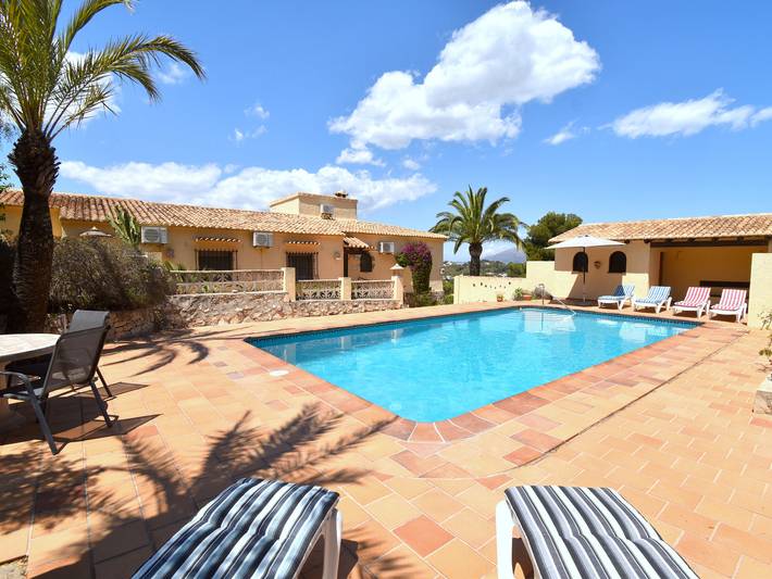 Chalet voor 8 personen, met terras en tuin aan de Costa Blanca