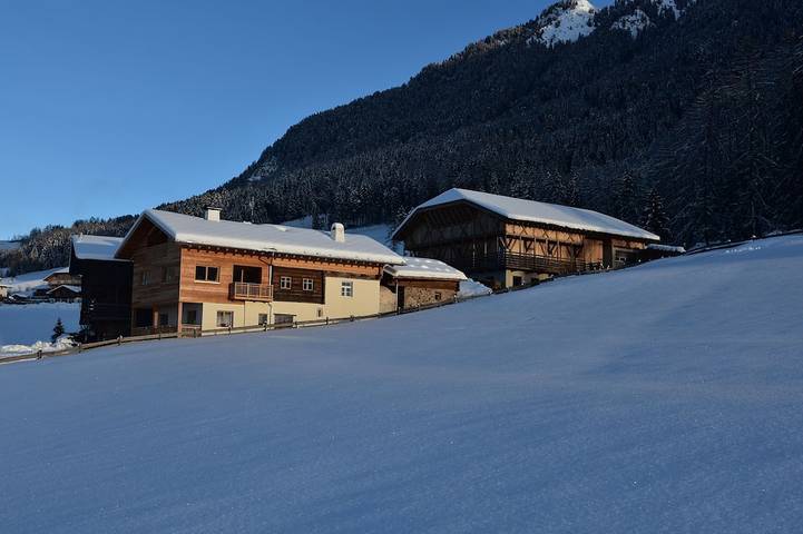 Agriturismo per 6 persone, con balcone e giardino in Castelrotto