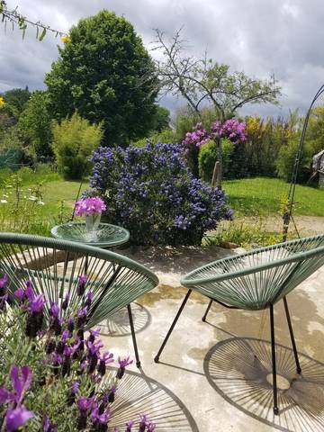 Gîte pour 2 personnes, avec terrasse à Saint-Julien-le-Petit