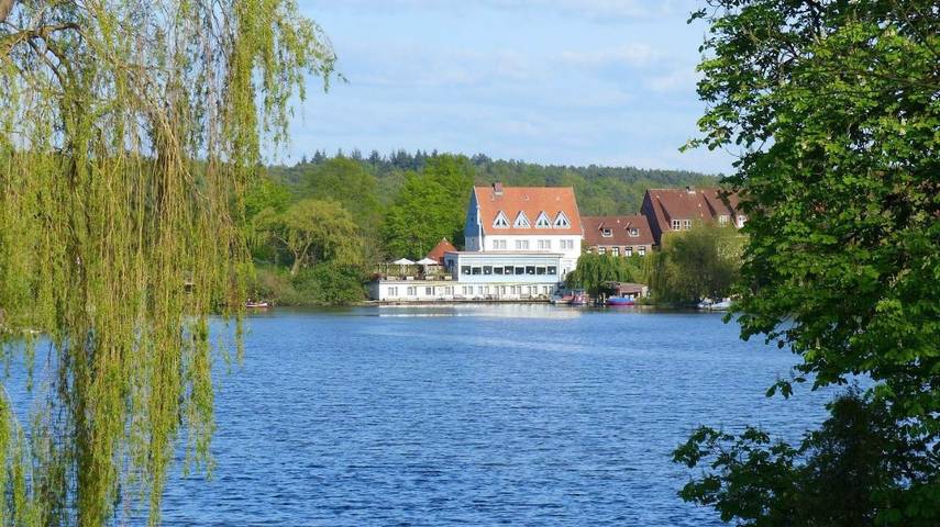 Hotel, mit Terrasse und Garten