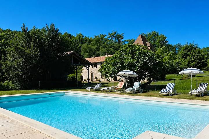 Location de vacances pour 14 personnes, avec Terrasse et Jardin à Saint-Pardoux-et-Vielvic