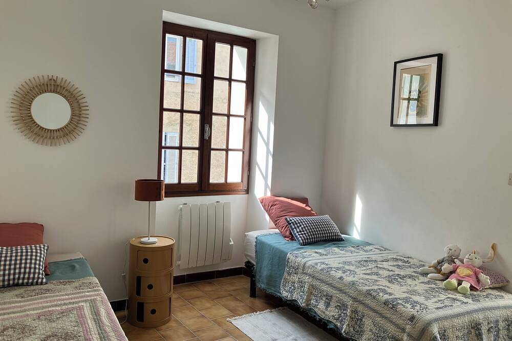 Maison De Village , Pour Les Familles , Proche Randonnees à pied, lacs du verdon in Pontevès, Région de Brignoles