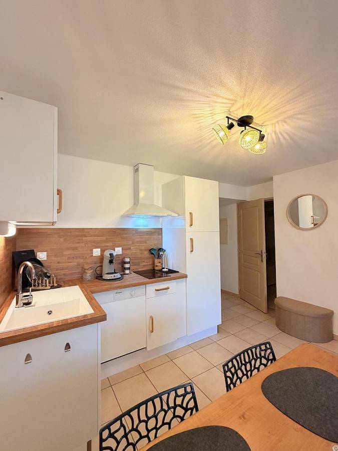 Gîte pour 4 personnes, avec piscine ainsi que jardin et sauna, animaux acceptés à Levernois - 4