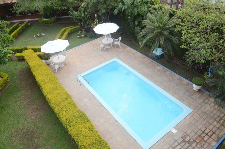 Pousadas para 3 pessoas, com piscina e jardim em Uruguaiana