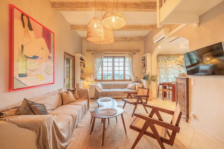 Location de vacances pour 10 personnes, avec jardin ainsi que terrasse et piscine, adapté aux familles à Mougins - 4