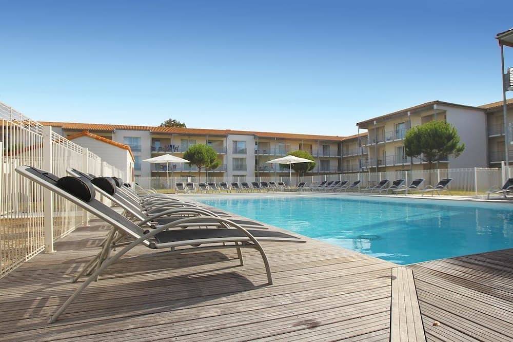 Apartamento entero, T3 cosy au calme | Centre bien-être & piscine in Lagord, Región de La Rochelle