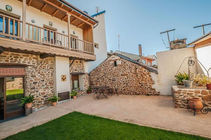 Casa rural para 18 personas, con jardín en Castilla y León - 2