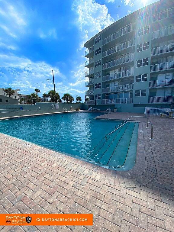 Ganze Wohnung, Beachfront Studio on Daytona Beach w/ Oceanfront Pool & Free Parking in Daytona Beach, Florida
