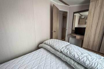 Static Caravan for 8 People in Clacton-on-Sea, Essex, Photo 2