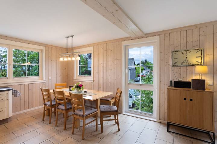 Ferienhaus 'Wasserfall' mit privater Terrasse, privatem Garten und Wi-Fi in Bestwig, Hochsauerlandkreis