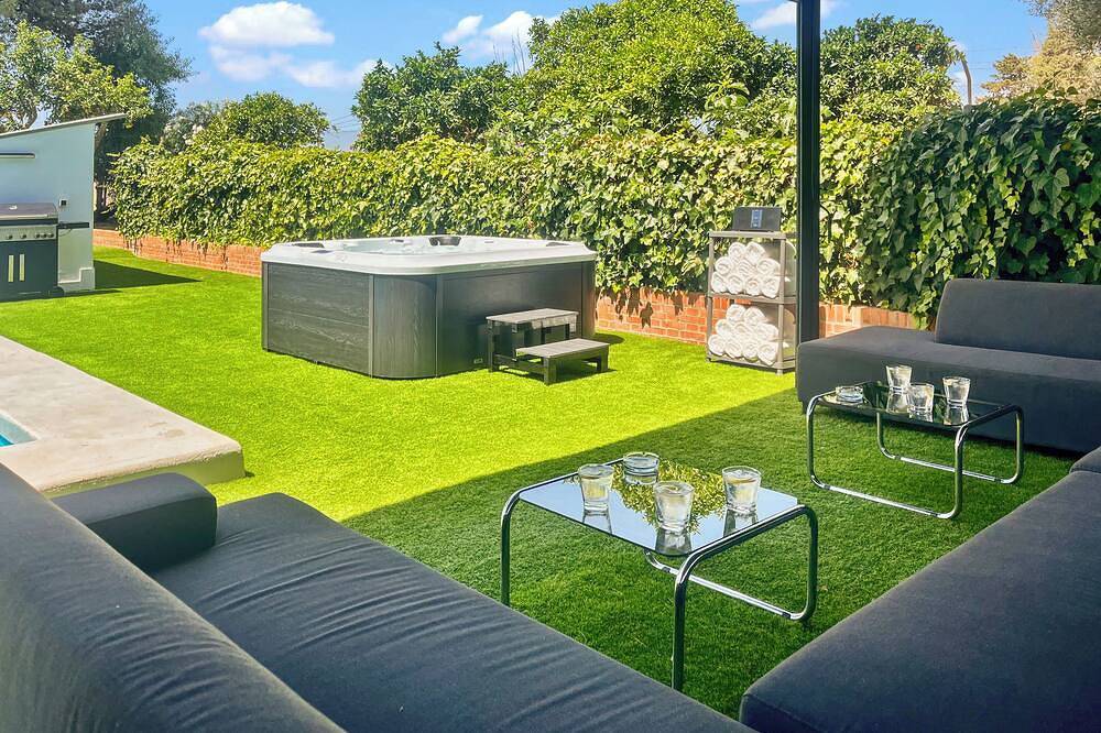 Villa San Patricio I Private Pool I Hot Tub I Bbq I Ps5 I Aircon Rooms I 3000m2 in Jerez de la Frontera, Costa de la Luz