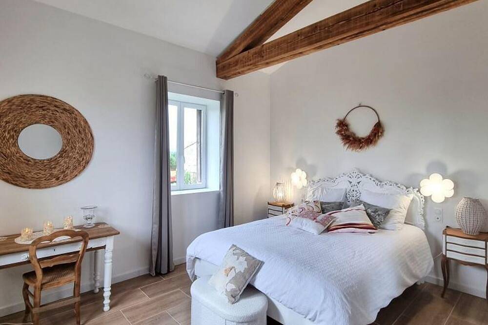 Gîte charmant de 5 pers. avec terrasse et nature à Précieux in Précieux, Montbrison
