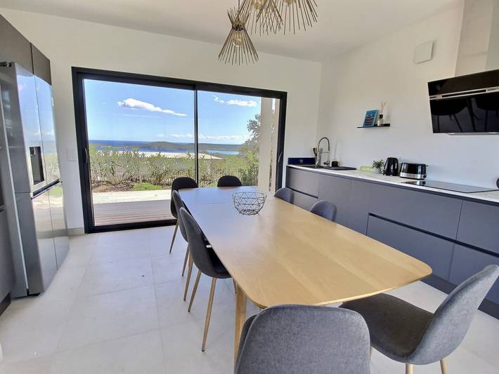 Location de vacances pour 10 personnes, avec balcon ainsi que jardin et piscine dans Pinarellu - 4