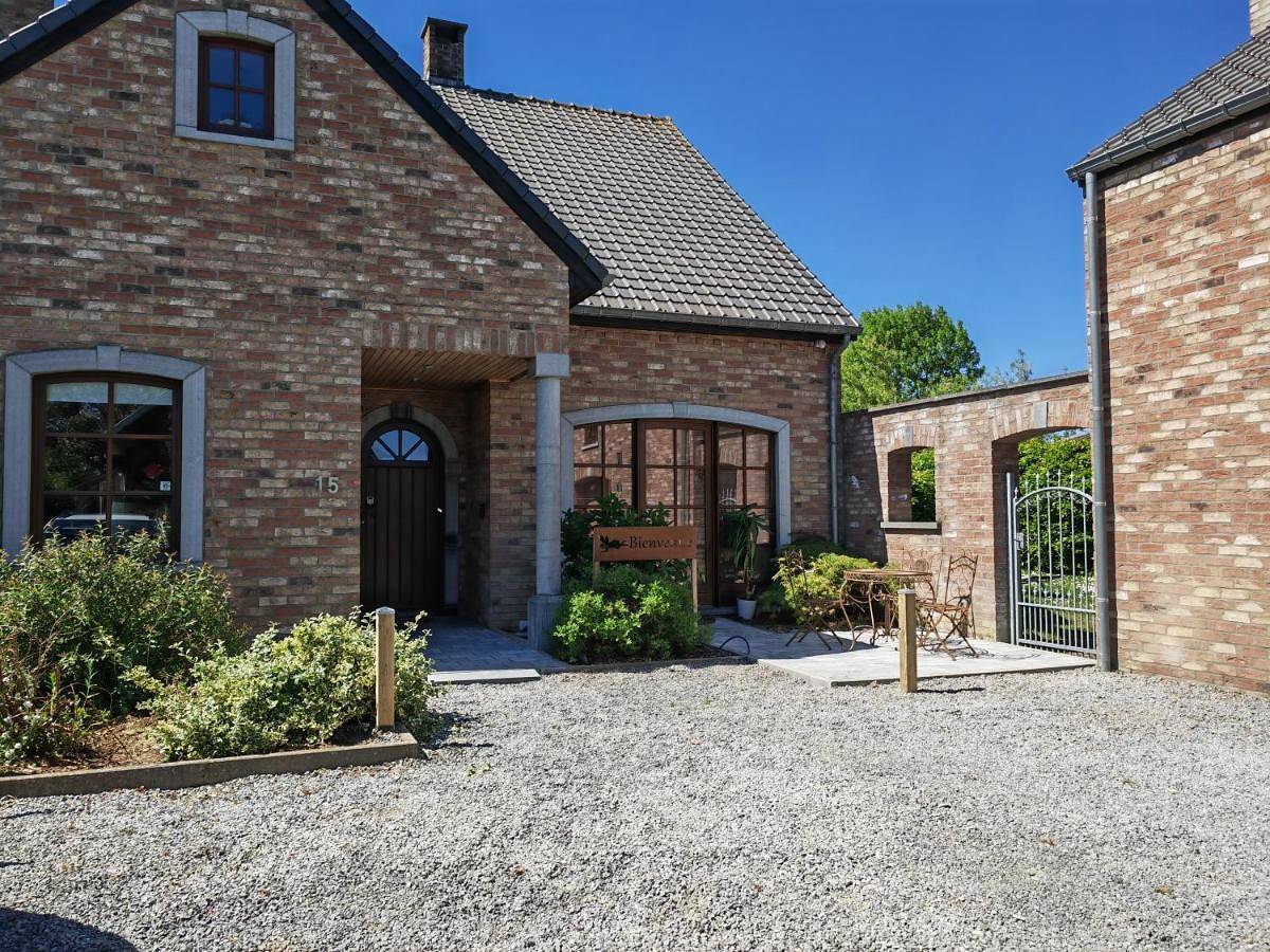 Appartement entier, Gîte coquet 2 chambres, 2 salles de douches avec piscine, spa in Namur, Région de Namur