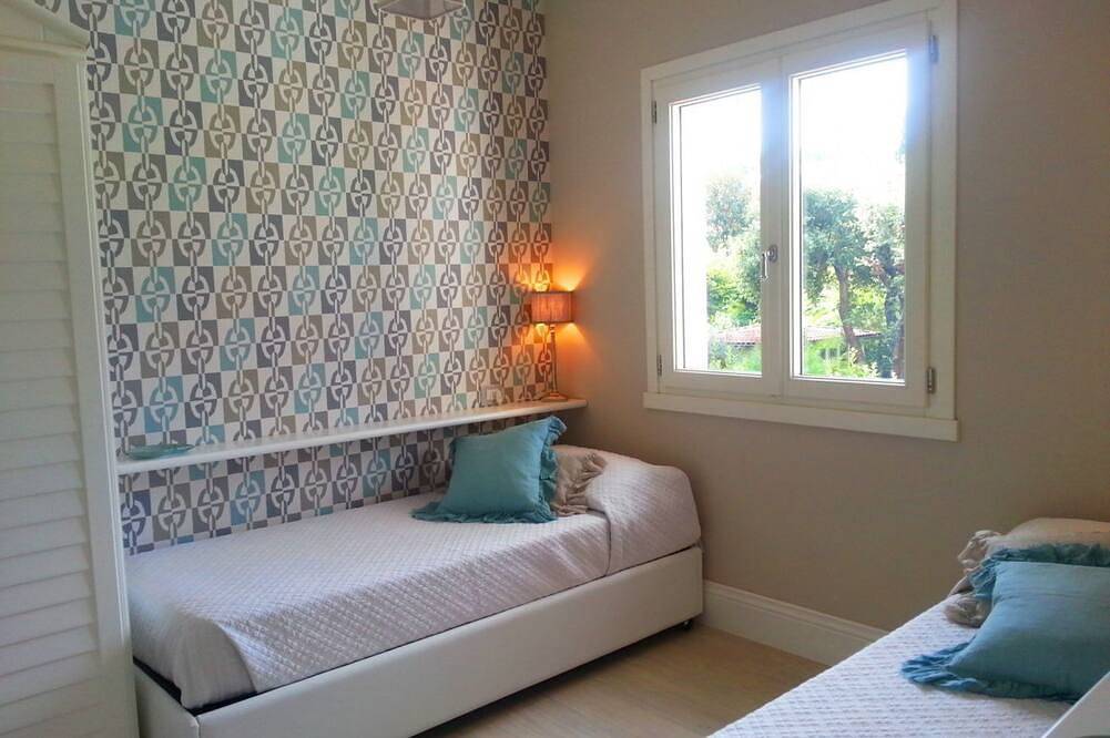 Forte dei Marmi Villa Ilaria a stone's throw from the sea & services: Just relax in Cinquale, Montignoso