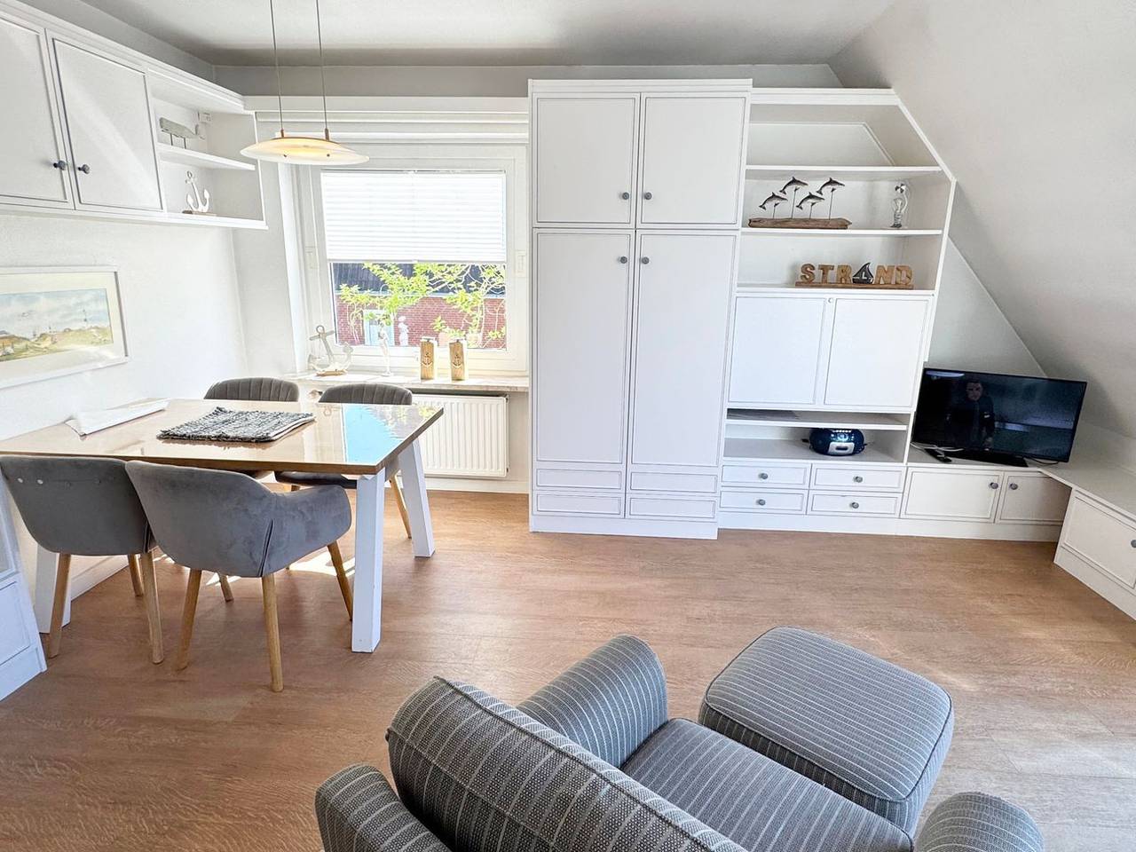 Ganze Wohnung, Individuell eingerichtetes Ferienappartement im Ober- und Dachgeschoss in Wenningstedt, Sylt