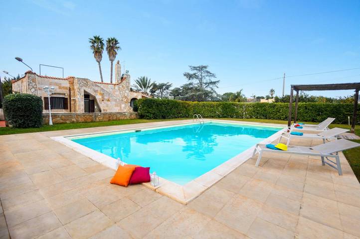 Agriturismo per 5 persone, con giardino in San Vito dei Normanni