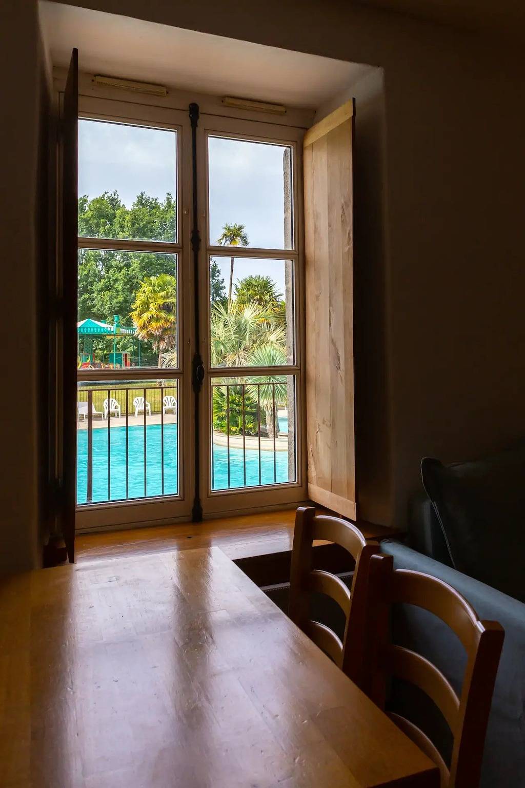 Appartement entier, Zecamping 5* parc aquatique animations fitness tente Tv 34m2 4 pers in Quimper, Région de Quimper