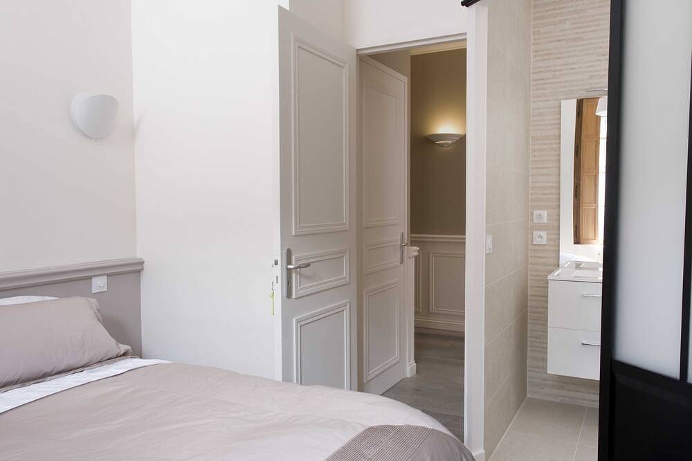 Entire apartment, Sasha - Appartement-Salle de bain in Beaune, Beaune region