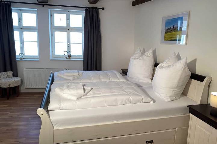 Ganze Wohnung, Gemütliche Ferienwohnung im sanierten Fachwerkhaus mit Altstadtblick in Quedlinburg, Harzvorland