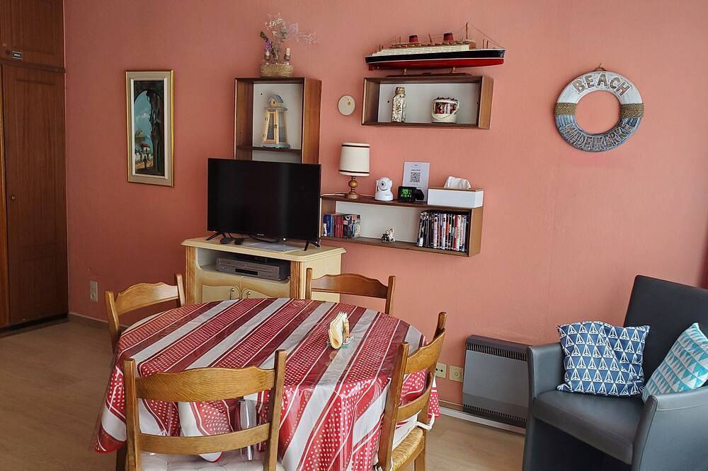 Ganze Wohnung, Pleasant studio with side sea view in Middelkerke, Belgische Küste