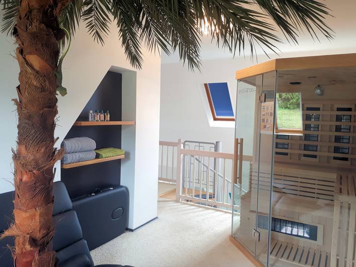 Ferienwohnung für 6 Personen, mit Garten und Sauna, kinderfreundlich in Haundorf - 2