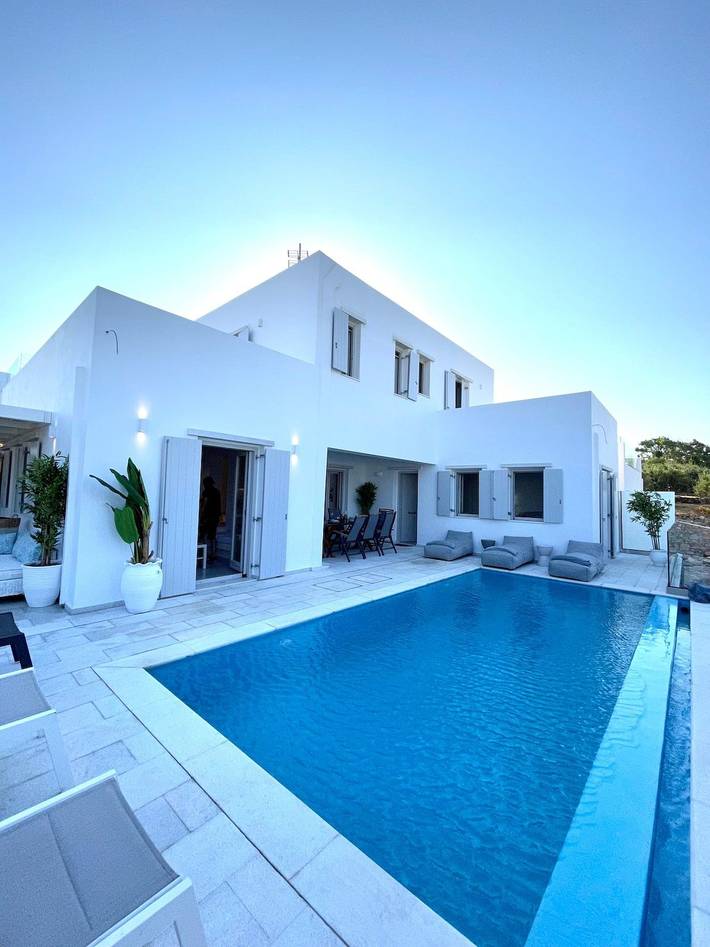 Location de vacances pour 8 personnes, avec Vue sur l’océan et Balcon ainsi que Terrasse et Jardin dans Píso Livádi