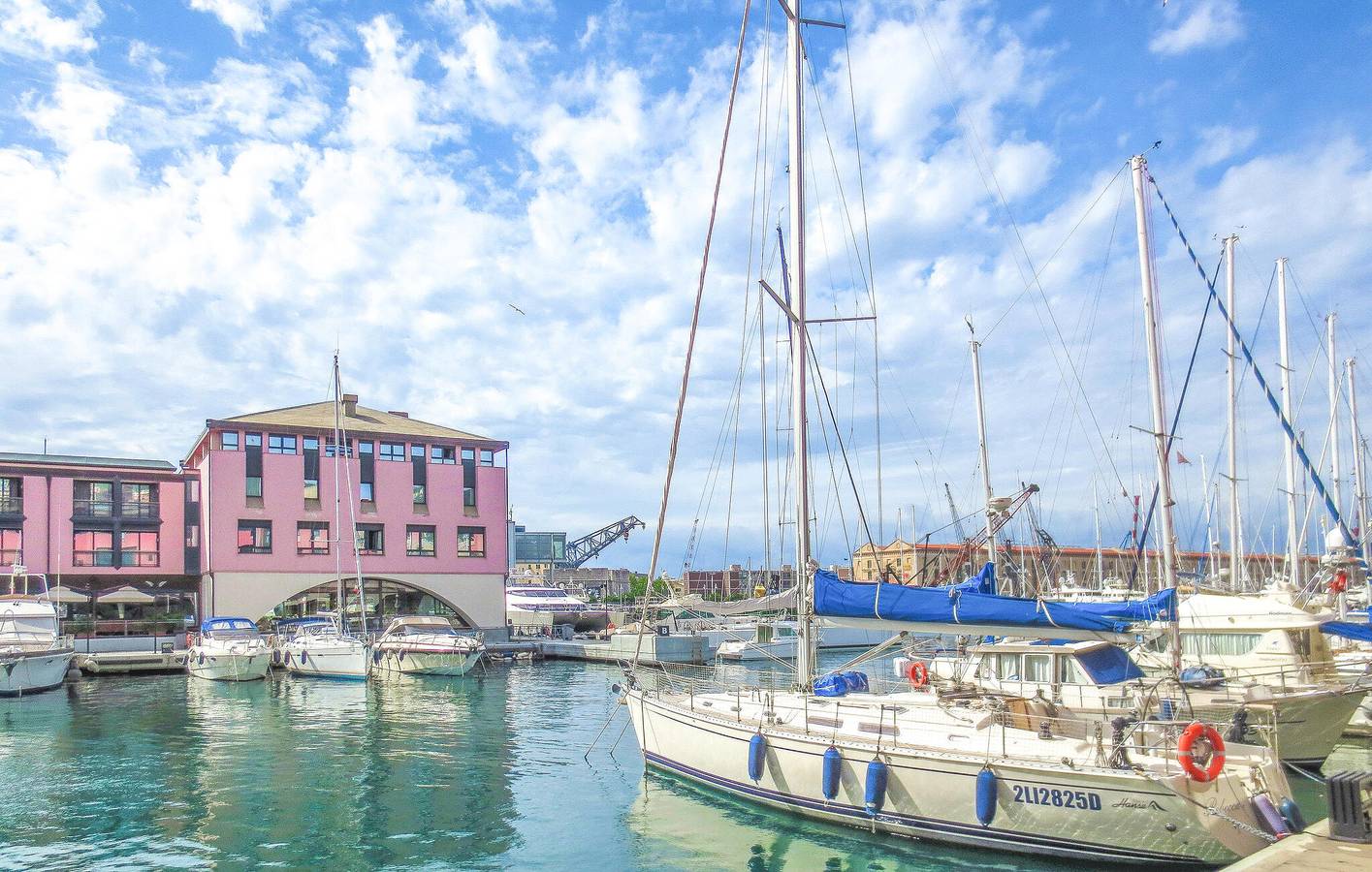 Hel ferielejlighed, Ferielejlighed for 5 personer med terrasse in Genova (City), Genova