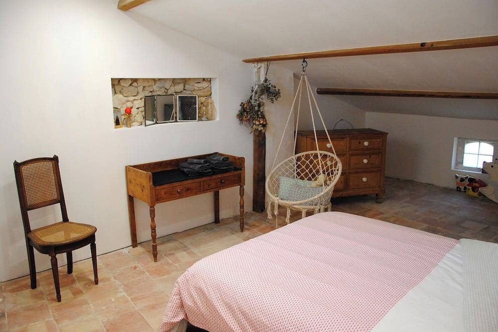 Charming villa, 3 bedrooms, swimming pool, 10mn from the beach in Armissan, Côte d'Améthyste