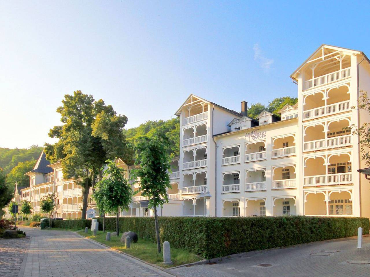Ganze Ferienwohnung, Aparthotel Ostsee - direkt an der Strandpromenade, Balkon mit Meerblick - Aparthotel Ostsee FeWo 26 in Ostseebad Binz, Binz
