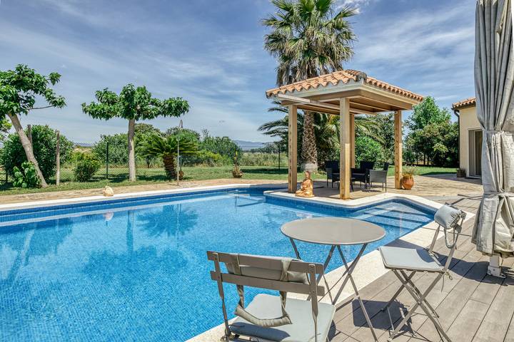 Location de vacances pour 10 personnes, avec jardin à Torroella de Fluvià - 2