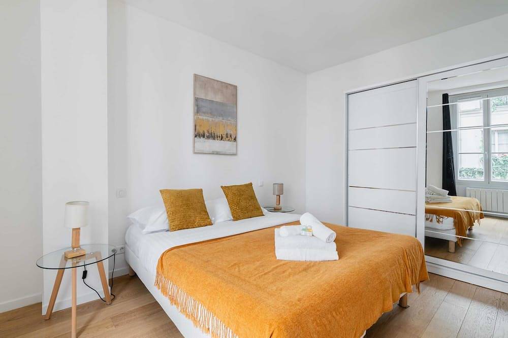 Ganze Wohnung, 2 pieces renovee a neuf Paris 5 - 4P in Paris, Ile de France