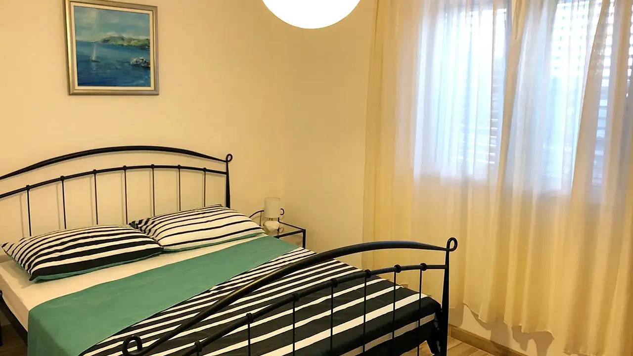 Cijeli apartman za odmor, Ferienwohnung für 4 Personen (38 m²) in Rogač in Šolta (Splitska Dalmacija), Rogac