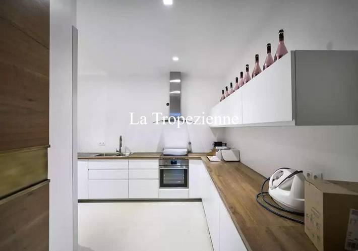 Maison d’hôte pour 12 personnes, avec piscine ainsi que jardin et vue, animaux acceptés à Saint-Tropez - 4