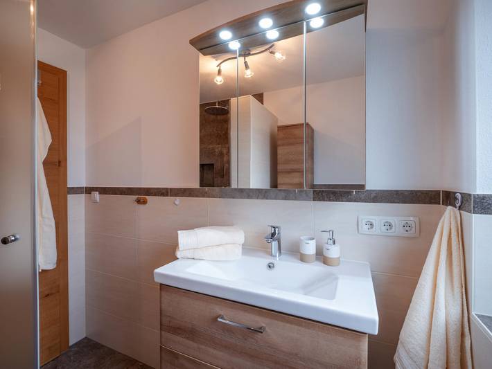 Geheel vakantieappartement, Appartement, douche, Wc, 2 slaapkamers in Söll, Kaisergebirge