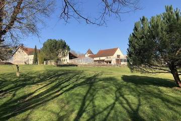 Location de vacances pour 20 personnes, avec jardin ainsi que jacuzzi et sauna à Journet