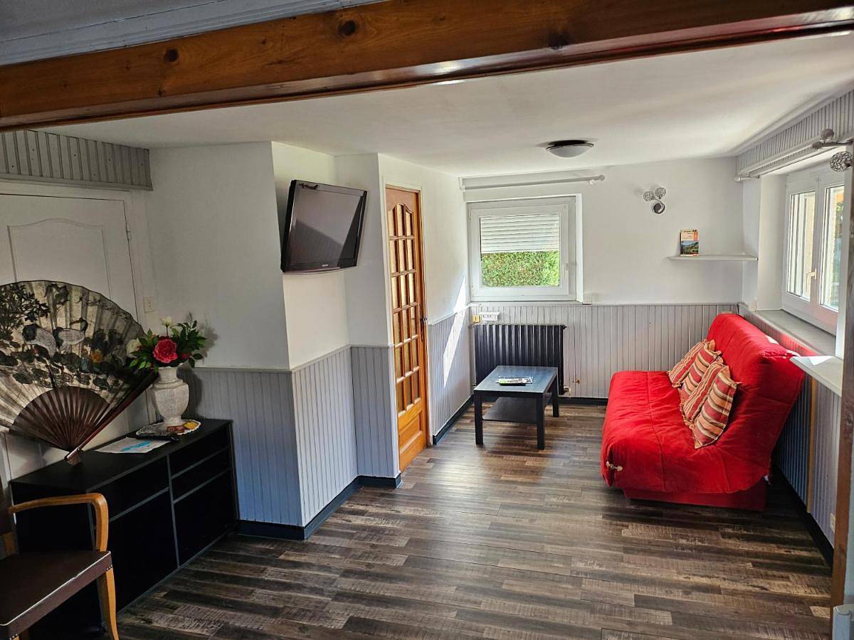 Appartement entier, One-Bedroom Apartment in Langeac, Haute-Loire