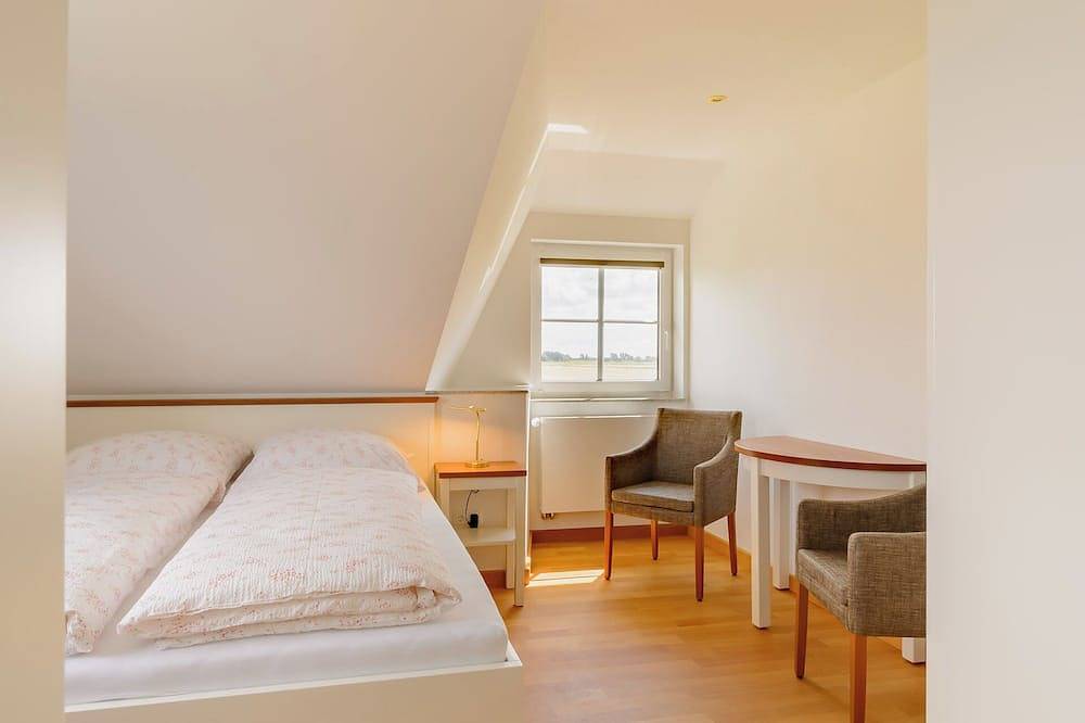 Ganze Wohnung, Landhaus Wittmaack Dircks Ferienwohnung Möwe Erholungsurlaub an der Nordsee in Norderfriedrichskoog, Eiderstedt