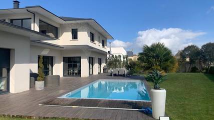 Cottage pour 6 personnes, avec terrasse et piscine à Rots