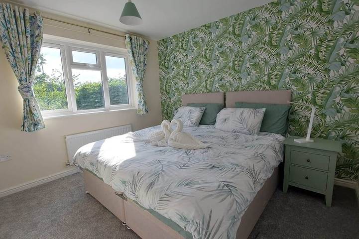 Family-run 5 star accommodation with Consistent Superhosts - home from home in Warwickshire